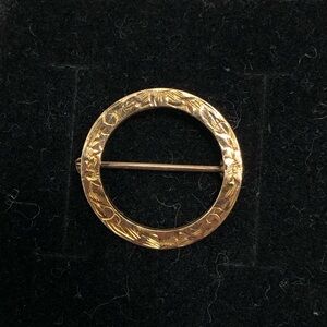 10k Yellow Gold Circle Brooch